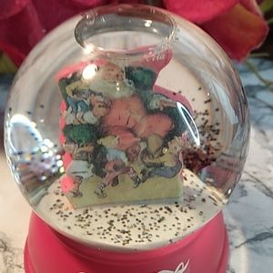 Willabee and Ward Santa Coca-cola Snow Globe